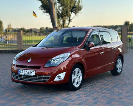 Красный Рено Гранд Сценик, объемом двигателя 2 л и пробегом 270 тыс. км за 7700 $, фото 11 на Automoto.ua