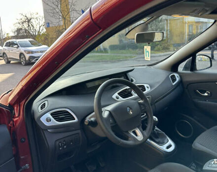 Красный Рено Гранд Сценик, объемом двигателя 1.9 л и пробегом 289 тыс. км за 6500 $, фото 11 на Automoto.ua