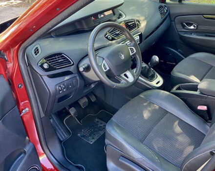 Красный Рено Гранд Сценик, объемом двигателя 1.4 л и пробегом 198 тыс. км за 7750 $, фото 15 на Automoto.ua