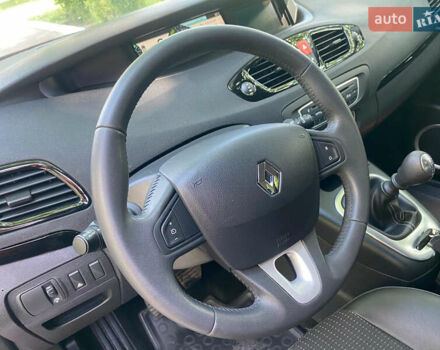 Червоний Рено Гранд Сценік, об'ємом двигуна 1.4 л та пробігом 247 тис. км за 6450 $, фото 28 на Automoto.ua