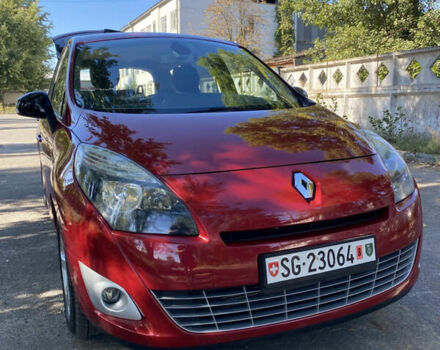 Красный Рено Гранд Сценик, объемом двигателя 1.4 л и пробегом 198 тыс. км за 7750 $, фото 6 на Automoto.ua