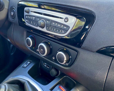 Красный Рено Гранд Сценик, объемом двигателя 1.4 л и пробегом 198 тыс. км за 7750 $, фото 26 на Automoto.ua