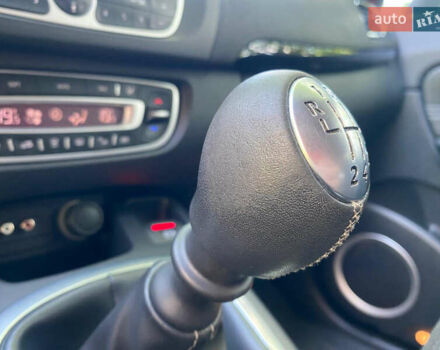 Червоний Рено Гранд Сценік, об'ємом двигуна 1.4 л та пробігом 247 тис. км за 6450 $, фото 39 на Automoto.ua