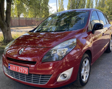 Красный Рено Гранд Сценик, объемом двигателя 1.4 л и пробегом 198 тыс. км за 7750 $, фото 1 на Automoto.ua