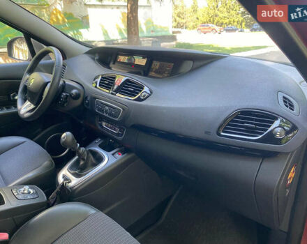 Червоний Рено Гранд Сценік, об'ємом двигуна 1.4 л та пробігом 247 тис. км за 6450 $, фото 53 на Automoto.ua