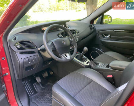 Червоний Рено Гранд Сценік, об'ємом двигуна 1.4 л та пробігом 247 тис. км за 6450 $, фото 22 на Automoto.ua