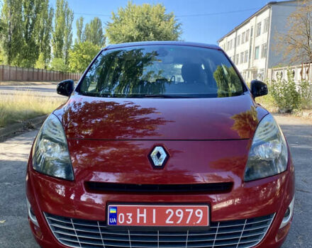 Красный Рено Гранд Сценик, объемом двигателя 1.4 л и пробегом 198 тыс. км за 7750 $, фото 2 на Automoto.ua
