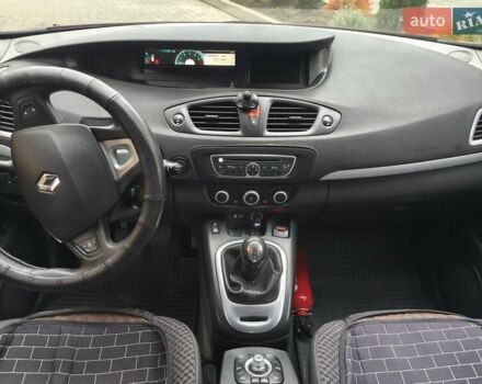 Червоний Рено Гранд Сценік, об'ємом двигуна 1.5 л та пробігом 251 тис. км за 7900 $, фото 10 на Automoto.ua