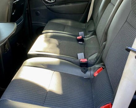 Красный Рено Гранд Сценик, объемом двигателя 1.4 л и пробегом 198 тыс. км за 7750 $, фото 23 на Automoto.ua