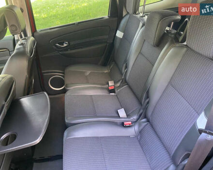 Червоний Рено Гранд Сценік, об'ємом двигуна 1.4 л та пробігом 247 тис. км за 6450 $, фото 41 на Automoto.ua