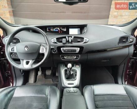 Красный Рено Гранд Сценик, объемом двигателя 1.6 л и пробегом 249 тыс. км за 8500 $, фото 4 на Automoto.ua