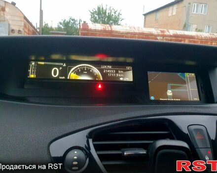 Червоний Рено Гранд Сценік, об'ємом двигуна 1.5 л та пробігом 215 тис. км за 8400 $, фото 12 на Automoto.ua