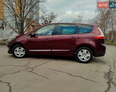 Красный Рено Гранд Сценик, объемом двигателя 1.6 л и пробегом 249 тыс. км за 8500 $, фото 7 на Automoto.ua