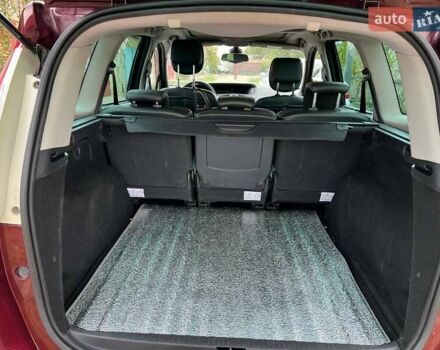 Красный Рено Гранд Сценик, объемом двигателя 2 л и пробегом 227 тыс. км за 10200 $, фото 4 на Automoto.ua