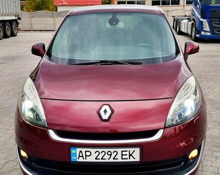 Красный Рено Гранд Сценик, объемом двигателя 1.5 л и пробегом 242 тыс. км за 8600 $, фото 1 на Automoto.ua