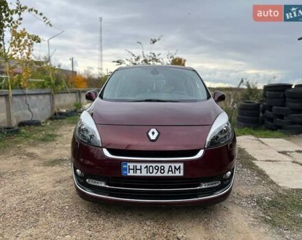 Красный Рено Гранд Сценик, объемом двигателя 2 л и пробегом 227 тыс. км за 10200 $, фото 8 на Automoto.ua