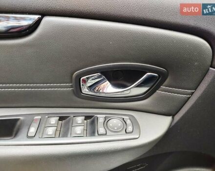 Красный Рено Гранд Сценик, объемом двигателя 1.6 л и пробегом 249 тыс. км за 8500 $, фото 19 на Automoto.ua