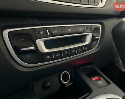 Красный Рено Гранд Сценик, объемом двигателя 1.5 л и пробегом 135 тыс. км за 12350 $, фото 23 на Automoto.ua