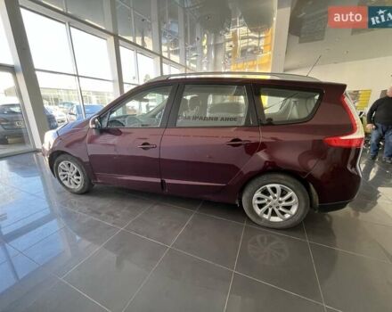 Красный Рено Гранд Сценик, объемом двигателя 1.5 л и пробегом 135 тыс. км за 12350 $, фото 3 на Automoto.ua