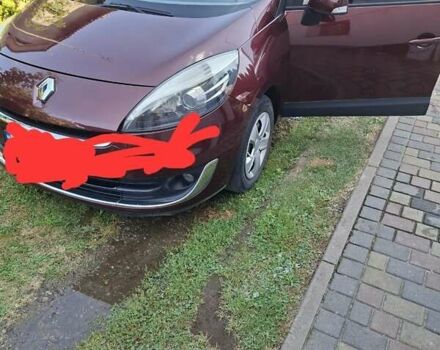 Червоний Рено Гранд Сценік, об'ємом двигуна 1.6 л та пробігом 290 тис. км за 8400 $, фото 7 на Automoto.ua