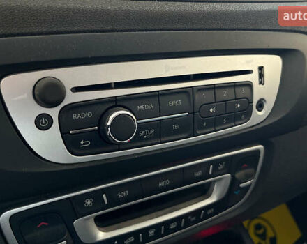 Красный Рено Гранд Сценик, объемом двигателя 1.5 л и пробегом 135 тыс. км за 12350 $, фото 24 на Automoto.ua