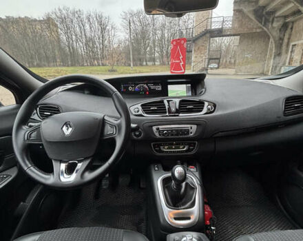 Червоний Рено Гранд Сценік, об'ємом двигуна 1.6 л та пробігом 280 тис. км за 7500 $, фото 19 на Automoto.ua