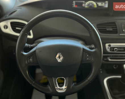 Красный Рено Гранд Сценик, объемом двигателя 1.5 л и пробегом 135 тыс. км за 12350 $, фото 19 на Automoto.ua