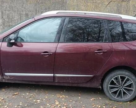 Красный Рено Гранд Сценик, объемом двигателя 1.6 л и пробегом 299 тыс. км за 9799 $, фото 2 на Automoto.ua