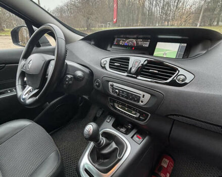 Червоний Рено Гранд Сценік, об'ємом двигуна 1.6 л та пробігом 280 тис. км за 7500 $, фото 20 на Automoto.ua