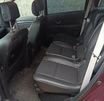 Красный Рено Гранд Сценик, объемом двигателя 1.6 л и пробегом 299 тыс. км за 9799 $, фото 12 на Automoto.ua