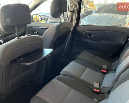 Красный Рено Гранд Сценик, объемом двигателя 1.5 л и пробегом 135 тыс. км за 12350 $, фото 17 на Automoto.ua