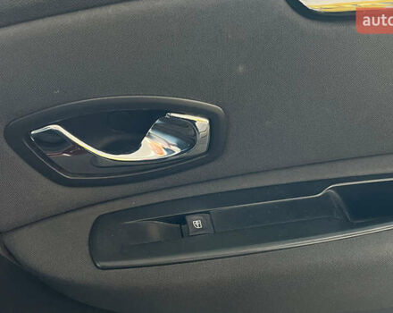 Красный Рено Гранд Сценик, объемом двигателя 1.5 л и пробегом 135 тыс. км за 12350 $, фото 12 на Automoto.ua