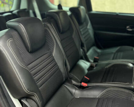 Красный Рено Гранд Сценик, объемом двигателя 1.6 л и пробегом 181 тыс. км за 10500 $, фото 33 на Automoto.ua