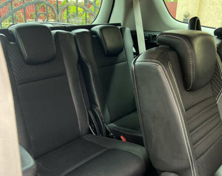 Красный Рено Гранд Сценик, объемом двигателя 1.6 л и пробегом 181 тыс. км за 10500 $, фото 32 на Automoto.ua