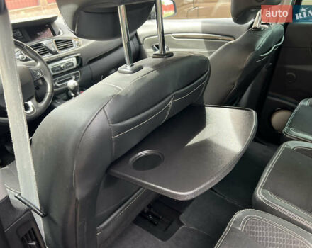 Красный Рено Гранд Сценик, объемом двигателя 1.6 л и пробегом 181 тыс. км за 10500 $, фото 44 на Automoto.ua