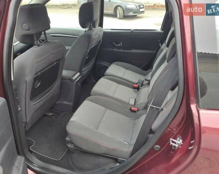 Красный Рено Гранд Сценик, объемом двигателя 1.5 л и пробегом 208 тыс. км за 9500 $, фото 12 на Automoto.ua