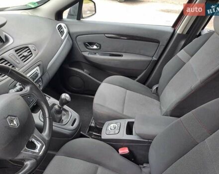 Красный Рено Гранд Сценик, объемом двигателя 1.5 л и пробегом 208 тыс. км за 9500 $, фото 7 на Automoto.ua