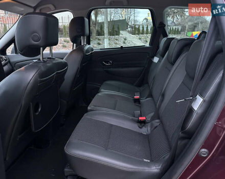 Красный Рено Гранд Сценик, объемом двигателя 1.6 л и пробегом 262 тыс. км за 8900 $, фото 27 на Automoto.ua