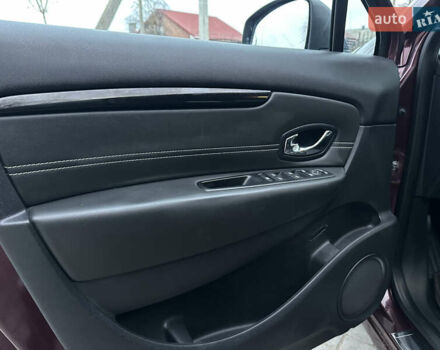 Красный Рено Гранд Сценик, объемом двигателя 1.6 л и пробегом 262 тыс. км за 8900 $, фото 20 на Automoto.ua