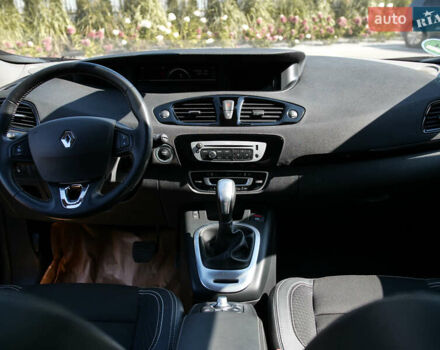 Красный Рено Гранд Сценик, объемом двигателя 1.5 л и пробегом 119 тыс. км за 12950 $, фото 20 на Automoto.ua