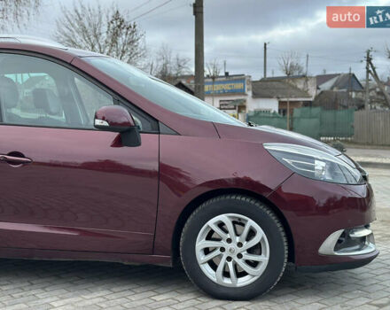 Красный Рено Гранд Сценик, объемом двигателя 1.6 л и пробегом 262 тыс. км за 8900 $, фото 9 на Automoto.ua