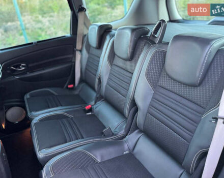 Красный Рено Гранд Сценик, объемом двигателя 1.5 л и пробегом 202 тыс. км за 9350 $, фото 71 на Automoto.ua