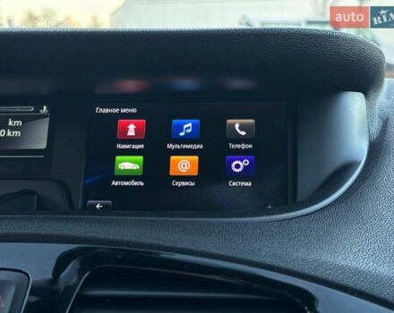 Красный Рено Гранд Сценик, объемом двигателя 1.46 л и пробегом 290 тыс. км за 10300 $, фото 13 на Automoto.ua