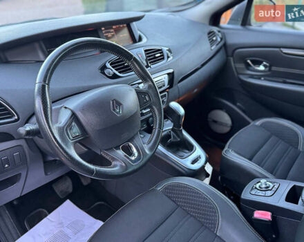 Красный Рено Гранд Сценик, объемом двигателя 1.5 л и пробегом 202 тыс. км за 9350 $, фото 65 на Automoto.ua