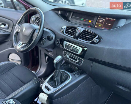 Красный Рено Гранд Сценик, объемом двигателя 1.5 л и пробегом 202 тыс. км за 9350 $, фото 78 на Automoto.ua