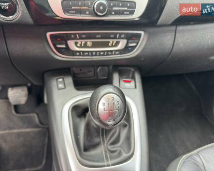 Червоний Рено Гранд Сценік, об'ємом двигуна 1.5 л та пробігом 181 тис. км за 10400 $, фото 28 на Automoto.ua