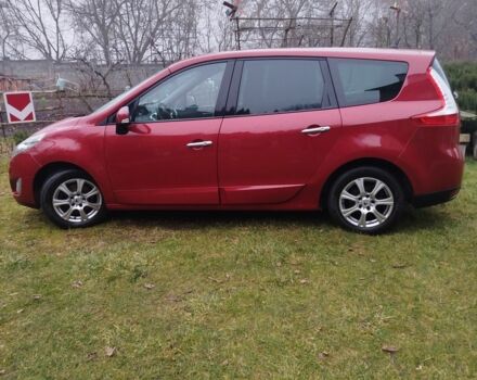 Красный Рено Гранд Сценик, объемом двигателя 1.4 л и пробегом 202 тыс. км за 5750 $, фото 2 на Automoto.ua