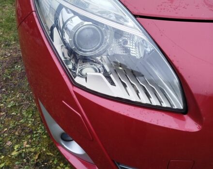 Красный Рено Гранд Сценик, объемом двигателя 1.4 л и пробегом 202 тыс. км за 5750 $, фото 9 на Automoto.ua