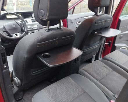 Красный Рено Гранд Сценик, объемом двигателя 1.4 л и пробегом 202 тыс. км за 5750 $, фото 12 на Automoto.ua