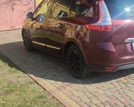 Червоний Рено Гранд Сценік, об'ємом двигуна 1.5 л та пробігом 186 тис. км за 8900 $, фото 2 на Automoto.ua